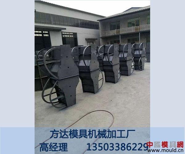 新型预制水泥隔离墩钢模具厂 新型预制水泥隔离墩钢模具厂