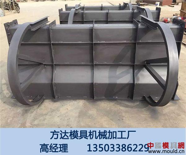 现浇中央隔离带模具批发价格 现浇中央隔离带模具批发价格