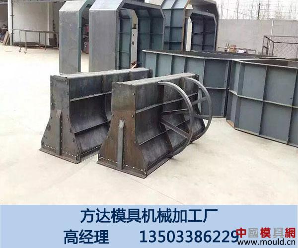 中央隔离墩钢模具报价 中央隔离墩钢模具报价