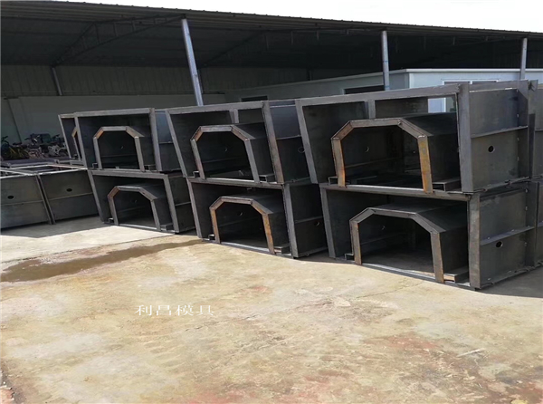 1614847762680075574.jpg 水槽模具65.jpg